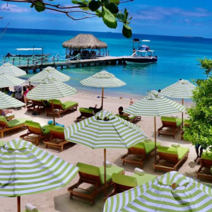 Mantas Beach Club – Diversión, Playa y Sabor en el Rosario