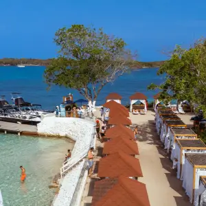 Bora Bora Beach Club – Lujo, Ritmo y Playa en el Archipiélago del Rosario